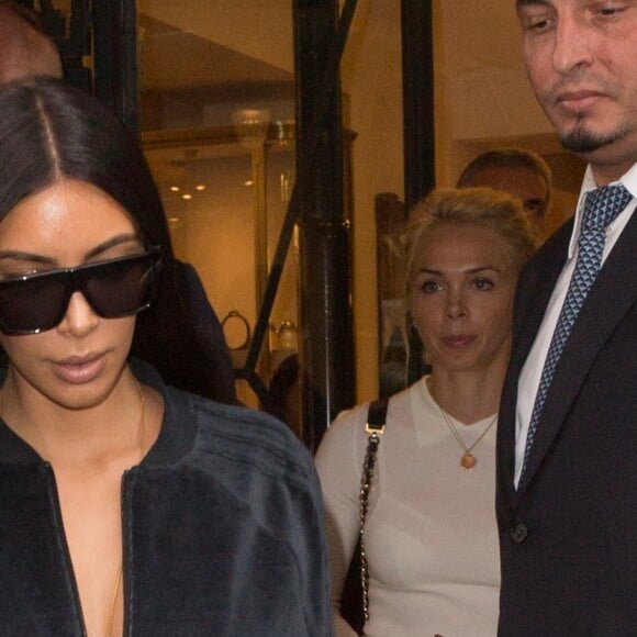 Kim Kardashian fait du shopping à Paris le 1er octobre 2016.