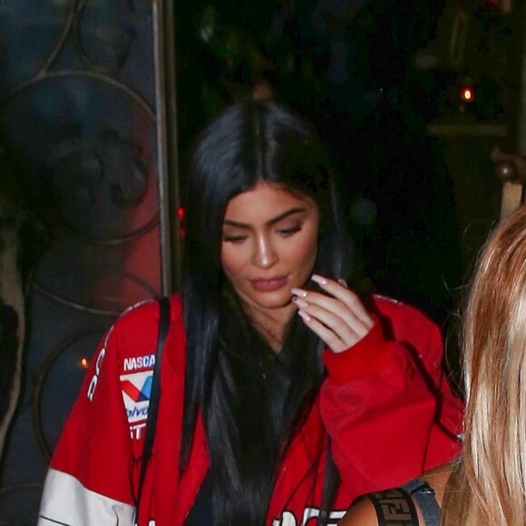 Kendall Jenner est allée diner avec sa soeur Kylie Jenner et Jordyn Woods au restaurant Pace à Los Angeles, le 15 août 2017