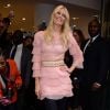 Claudia Schiffer participe à une séance de dédicaces de son livre au magasin colette. Paris, le 28 septembre 2017.