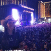 Laura Robson devant le Mandalay Bay Resort and Casino à Las Vegas le 1er octobre 2017 quelques minutes avant la fusillade qui a fait au moins cinquante morts et plus de 400 blessés lors d'un festival de musique country.