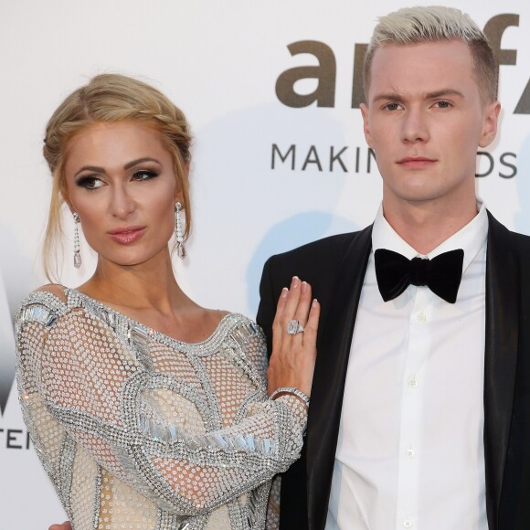 Paris Hilton et son frère Barron Hilton II - Photocall de la soirée "23th edition of AmfAR's Cinema Against AIDS" Gala à l'hôtel de l'Eden Roc au Cap d'Antibes, le 19 mai 2016, lors du 69 ème Festival International du Film de Cannes. © Dominique Jacovides/Bestimage