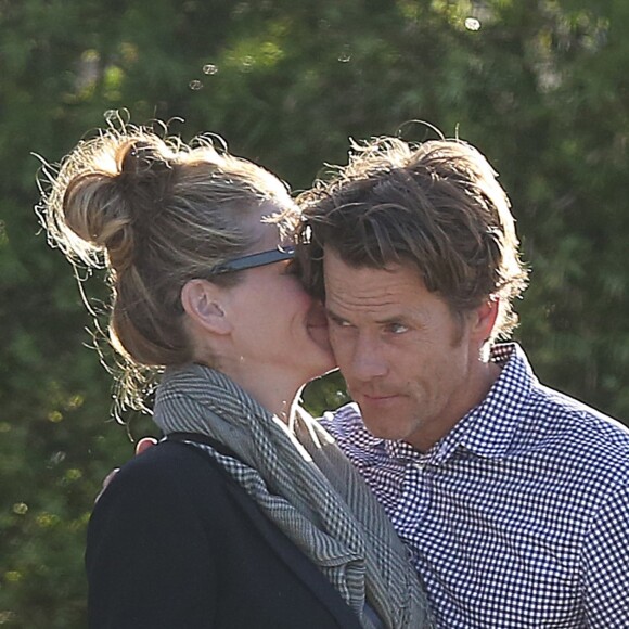 Exclusif - Julia Roberts, souriante et détendue, avec son mari Daniel Moder quittent les urgences d'un centre médical de Malibu le 13 mai 2017.