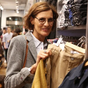 Exclusif - Inès de la Fressange lors de la soirée de lancement de la collection Automne-Hiver 2017 UNIQLO U à la boutique Uniqlo à Paris, le 4 octobre 2017. © Denis Guignebourg/Bestimage