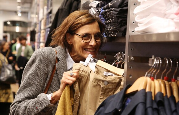 Exclusif - Inès de la Fressange lors de la soirée de lancement de la collection Automne-Hiver 2017 UNIQLO U à la boutique Uniqlo à Paris, le 4 octobre 2017. © Denis Guignebourg/Bestimage