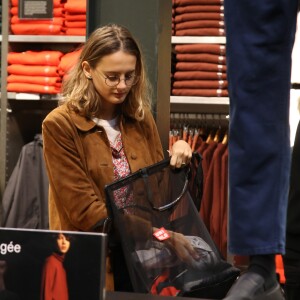 Exclusif - Violette d'Urso lors de la soirée de lancement de la collection Automne-Hiver 2017 UNIQLO U à la boutique Uniqlo à Paris, le 4 octobre 2017. © Denis Guignebourg/Bestimage