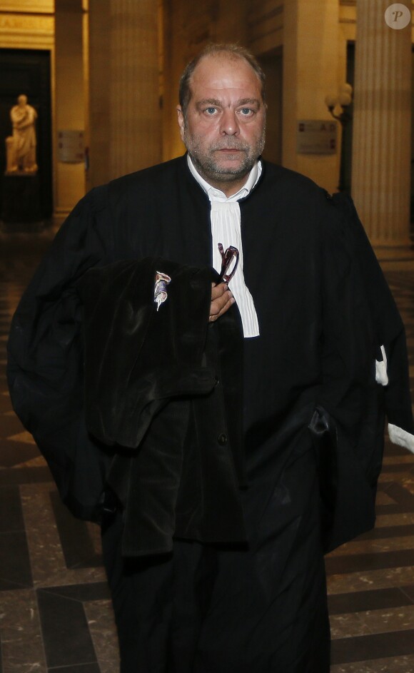 L'avocat Eric Dupond-Moretti arrive au palais de justice de Bordeaux le 5 Octobre 2015, afin de participer à l'audience de l'ex-infirmier de Liliane Bettencourt, Alain Thurin, qui après une tentative de suicide n'avait pas pu être entendu durant le procès Bettencourt de début 2015.