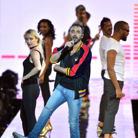 Exclusif - Christophe Willem - Emission "La chanson de l'année fête la musique" dans les arènes de Nîmes, diffusée en direct sur TF1 le 17 juin 2017. Pour la treizième édition de La Chanson de L'année, c'est l'artiste Amir avec son titre "On dirait" qui a été plébiscité par les votes du public. © Bruno Bebert/Bestimage