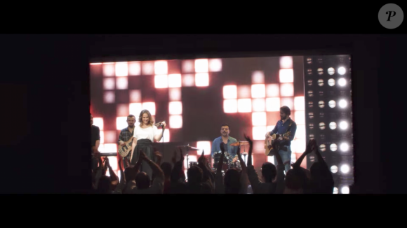 Image extraite du clip La Vie est belle de Lorie Pester - octobre 2017.
