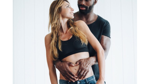 Ariane Brodier : Déjà enceinte de six mois, elle révèle son joli baby bump