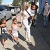 Kim Kardashian avec sa fille North West, son fils Saint West et une amie au Iceland Ice Skating Center à Los Angeles, le 21 septembre 2017
