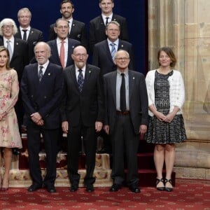 Le roi Felipe VI et la reine Letizia d'Espagne ont rencontré le 20 octobre 2017 à l'Hôtel Reconquista à Oviedo lauréats et personnalités à l'occasion des Prix Princesse des Asturies.