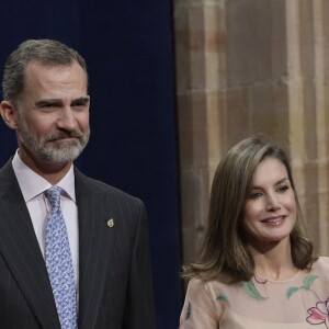 Le roi Felipe VI et la reine Letizia d'Espagne ont rencontré le 20 octobre 2017 à l'Hôtel Reconquista à Oviedo lauréats et personnalités à l'occasion des Prix Princesse des Asturies.