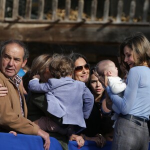 Le roi Felipe VI et la reine Letizia visitent Poreñu, désigné "Village exemplaire des Asturies 2017", le 21 octobre 2017.