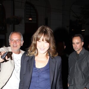 Carla Bruni-Sarkozy lors d'un photocall dans le cadre de sa tournée "French Touch" au théâtre Pallas à Athènes, Grèce, le 22 octobre 2017.