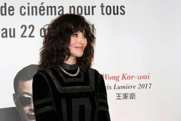 Isabelle Adjani (bijoux Chopard) lors du photocall de la soirée de remise de prix au Festival Lumière à Lyon le 20 octobre 2017.