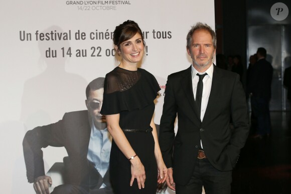 Julie Gayet et Christopher Thompson lors du photocall de la soirée de remise de prix au Festival Lumière à Lyon le 20 octobre 2017