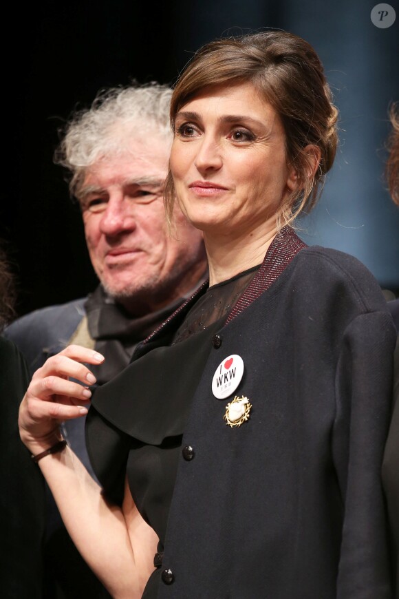 Julie Gayet lors du photocall de la soirée de remise de prix au Festival Lumière à Lyon le 20 octobre 2017.