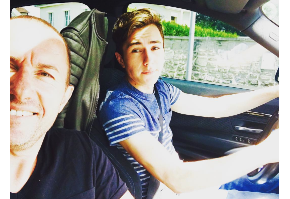 Pascal Soetens et son fils Loucas, en 2016 en voiture.