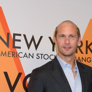 Alexander Skarsgard au vernissage de l'exposition "Volez, Voguez, Voyagez" de Louis Vuitton à New York, le 26 octobre 2017.