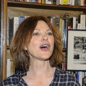 Semi-Exclusif - Alexandra Kazan - Soirée de présentation du livre "Lionel Kazan Photographe 1930-2016" raconté par sa fille Alexandra Kazan à la librairie Lardanchet à Paris, le 14 juin 2016. Elle a perdu son père, emporté par la maladie, à quelques semaines de la parution du livre qu'elle lui a consacré. © Pierre Perusseau/Bestimage
