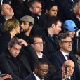 Isabelle Ithurburu et son compagnon Maxime Nucci, Jain et son ami, Nasser Al-Khelaïfi (président du PSG), Jean-Claude Blanc (manager général du PSG) et Jean-Pierre Rivère (président de Nice) en haut à droite - People dans les tribunes du Parc des Princes lors du Match PSG contre Nice le 27 octobre 2017. © Giancarlo Gorassini/Bestimage