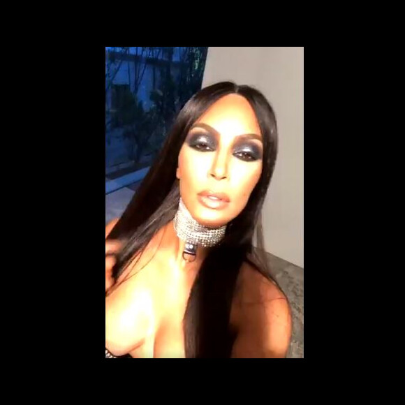 Kim Kardashian déguisée en Aaliyah pour Halloween, 28 octobre 2017.