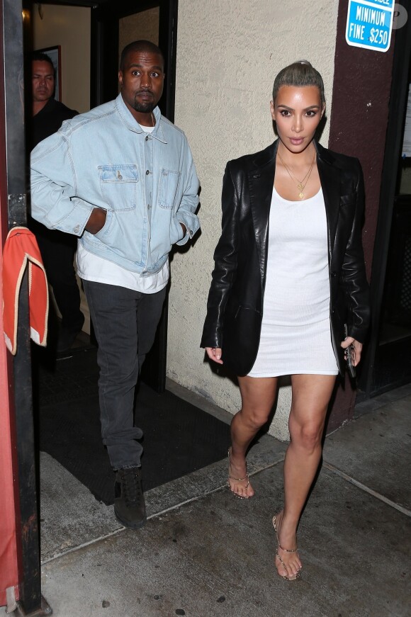 Kanye West et sa femme Kim Kardashian - Les célébrités arrivent à l'anniversaire de K. Kardashian au restaurant Carousel à Los Angeles, le 26 octobre 2017.
