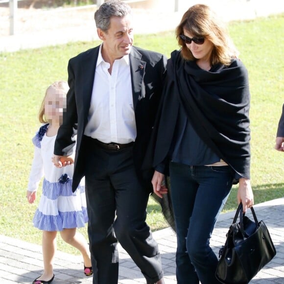 Nicolas Sarkozy, sa femme Carla Bruni et leur fille Giulia à la sortie ont visité le musée de l'Acropole à Athènes. Le 24 octobre 2017 © Aristidis Vafeiadakis / Zuma Press / Bestimage