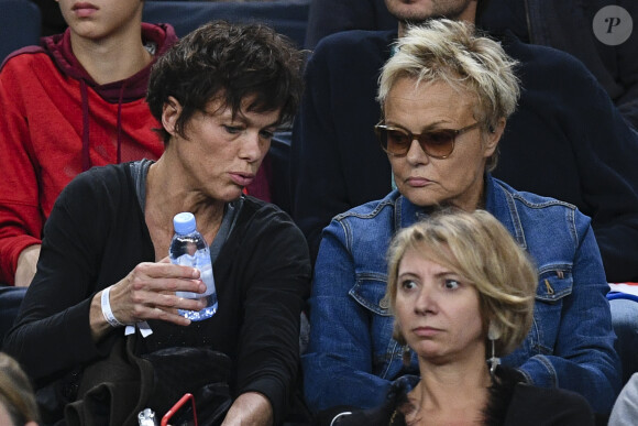 Muriel Robin et sa compagne Anne Le Nen - People a la demi-finale entre J. Sock et J. Benneteau - Tournoi de tennis "Rolex Paris Masters 2017" - paris le 4 novembre 2017 © Veeren - Perusseau / Bestimage
