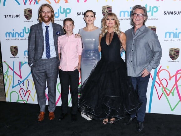 Wyatt Russell, Rider Robinson, Kate Hudson, Goldie Hawn et son mari Kurt Russell - Soirée de gala de la fondation "The Hawn" à Los Angeles le 3 novembre 2017.