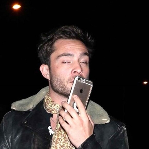 Ed Westwick et sa compagne Jessica Serfaty arrivent au restaurant Catch à Hollywood, le 18 septembre 2017.