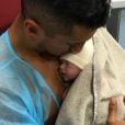 Marquinhos annonce la naissance de sa fille  Maria Eduarda sur Instagram le 7 novembre 2017.  