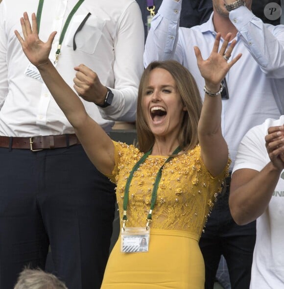 Kim Murray (Sears), la femme d'Andy Murray lors de la finale hommes Andy Murray contre Milos Raonic du tournoi de tennis de Wimbledon à Londres, le 10 juillet 2016.