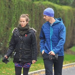 Exclusif - Andy Murray et sa femme Kim promènent leurs chiens à Londres le 10 novembre 2015.