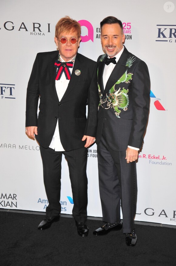 Elton John et son mari David Furnish à la soirée caritative annuelle de la Elton John AIDS Foundation en la Cathédrale Saint-Jean le Théologien à New York, le 7 novembre 2017.