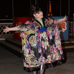 Semi-exclusif - L'auteure-compositrice-interprète américaine Beth Ditto pose sur la terrasse des Galeries Lafayette après le coup d'envoi du noël "Spectacular Spectacular" à Paris, France, le 8 novembre 2017. © Veeren/Bestimage