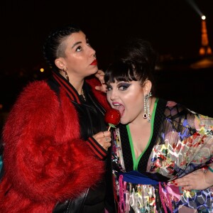 Semi-exclusif - L'auteure-compositrice-interprète américaine Beth Ditto pose sur la terrasse des Galeries Lafayette après le coup d'envoi du noël "Spectacular Spectacular" à Paris, France, le 8 novembre 2017. © Veeren/Bestimage