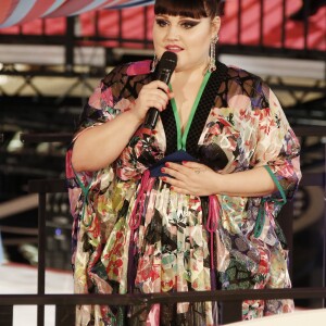 Beth Ditto - L'auteure-compositrice-interprète américaine B. Ditto donne le coup d'envoi du noël "Spectacular Spectacular" des Galeries Lafayette à Paris, France, le 8 novembre 2017. © Christophe Aubert/Bestimage