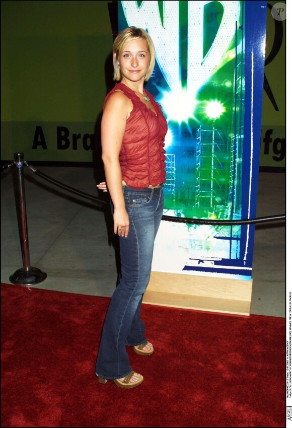 Allison Mack au Warner Brother Network Summer Press Tour à Los Angeles en juillet 2002