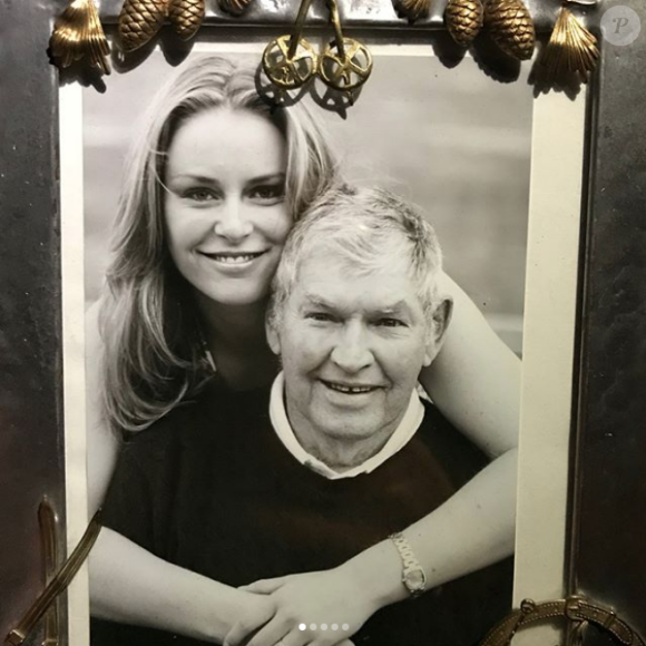 Lindsey Vonn a rendu hommage à son grand-père, le 10 novembre 2017 sur son compte Instagram, suite à sa mort.