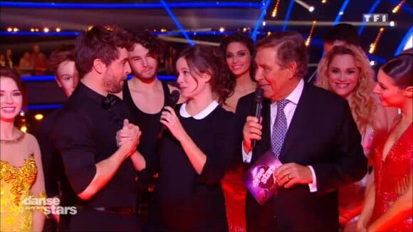 Lucie Lucas très enceinte devant Agustin Galiana, le 11 novembre 2017 dans "Danse avec les stars 8" sur TF1.