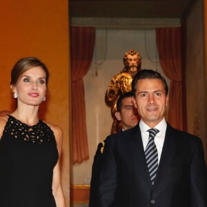 La reine Letizia d'Espagne à Mexico le 13 novembre 2017 avec le président Enrique Peña Nieto et sa femme Angelica Rivera lors du dîner organisé à l'occasion du World Cancer Leaders' Summit (13-15 novembre). © Jack Abuin/Zuma Press/Bestimage