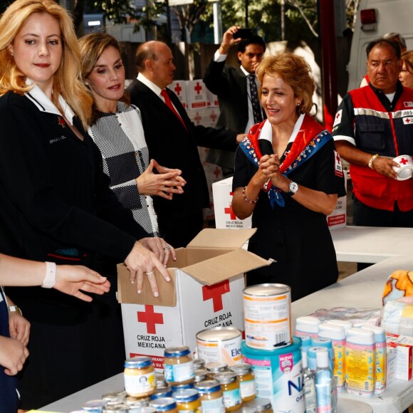 La reine Letizia d'Espagne en visite au siège de la Croix-Rouge mexicaine à Mexico, le 13 novembre 2017. © Jack Abuin/Zuma Press/Bestimage