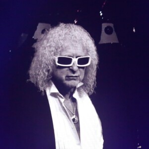 Exclusif - Le chanteur Michel Polnareff lors de son concert à la patinoire de Mériadeck à Bordeaux, France, le 30 novembre 2016. © Patrick Bernard-Quentin Salinier/Bestimage