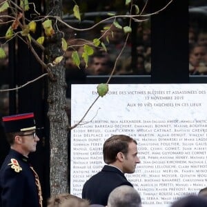 Le Président de la République, Emmanuel Macron et Anne Hidalgo, maire de Paris lors de la commémoration du second anniversaire des attentats du 13 novembre 2015 au Bataclan à Paris le 13 novembre 2017. © Stéphane Lemouton / Bestimage