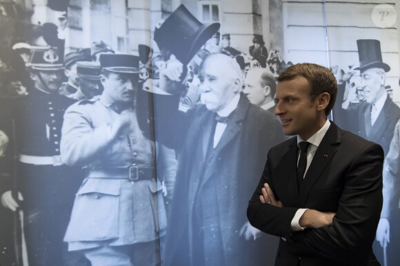 Le président Emmanuel Macron visite le musée Clemenceau et dévoile une plaque à l'occasion de l'armistice du 11 novembre 1918 le 11 novembre 2017. Ian Langsdon / Pool / Bestimage
