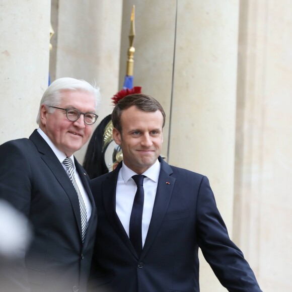 Emmanuel Macron, président de la République Française, reçoit le président fédéral d'Allemagne Frank-Walter Steinmeier au palais de l'Elysée à Paris, le 10 novembre 2017. © Dominique Jacovides/Bestimage