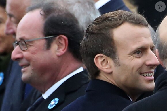 Le Président de la République, Emmanuel Macron et Francois Hollande lors de la cérémonie de commémoration du 99ème anniversaire de l'armistice du 11 novembre 1918 à l'Arc de Triomphe à Paris le 11 novembre 2017. © Stéphane Lemouton / Bestimage