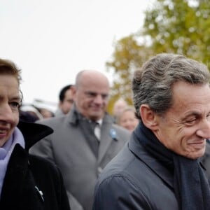 Nicolas Sarkozy et Emmanuel Macron, Président de la République - Cérémonie de commémoration du 99ème anniversaire de l'armistice du 11 novembre 1918 à l'Arc de Triomphe à Paris le 11 novembre 2017. © Denis Allard / Pool / Bestimage  French President Emmanuel Macron attends the Armistice Day commemorations marking the end of World War I on November 11, 2017, near the Arc de Triomphe in Paris.11/11/2017 - Paris