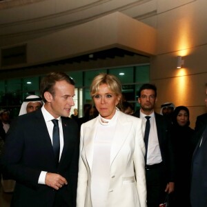 Le président de la République française Emmanuel Macron et sa femme la Première Dame Brigitte Macron (Trogneux) visitent le lycée français International Georges Pompidou d'Abou Dhabi, aux Emirats arabes unis, le 9 novembre 2017. Le président fait une allocution au lycée. © Dominique Jacovides/Bestimage